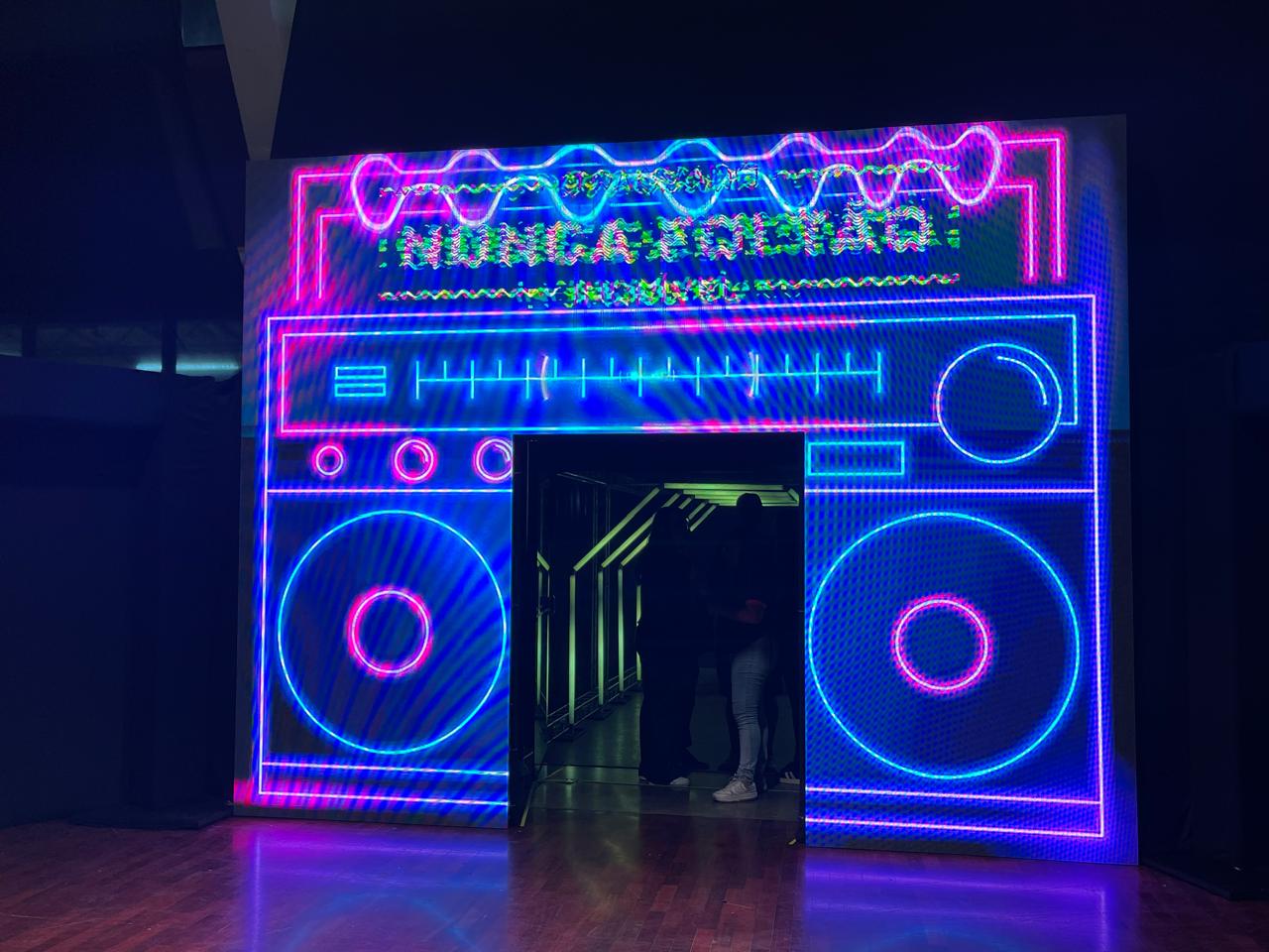 Studio 64 Eventos | Painel de LED, Som e Iluminação